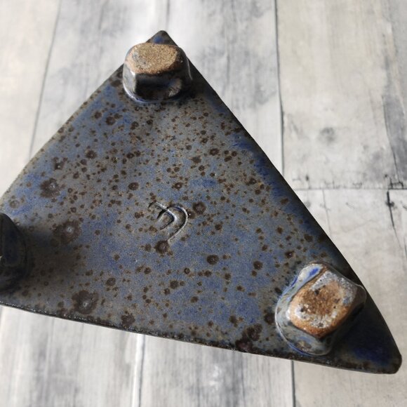 Ikebana Art Pottery Triangle Vase Signed by Artist - Picture 6 of 7